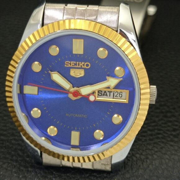 Vintage 1971 Seiko Automatic Mens Silver Watch W/daydate & Glass Back - Picture 3 of 10